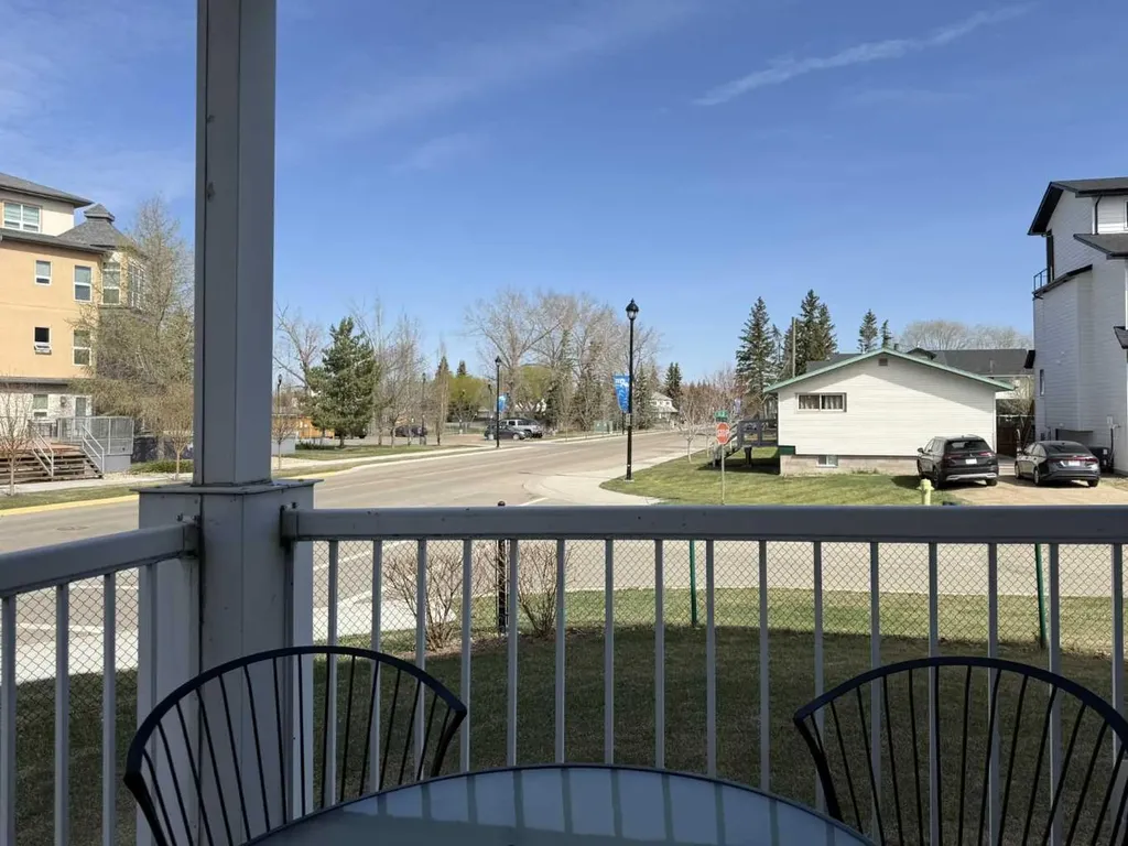 5220 50a Avenue Sylvan Lake AB T4S 1E5