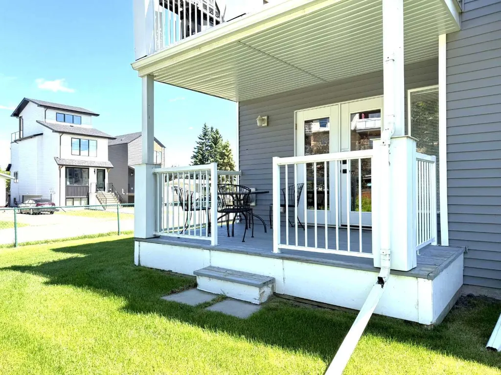 5220 50a Avenue Sylvan Lake AB T4S 1E5