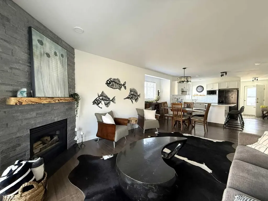 5220 50a Avenue Sylvan Lake AB T4S 1E5