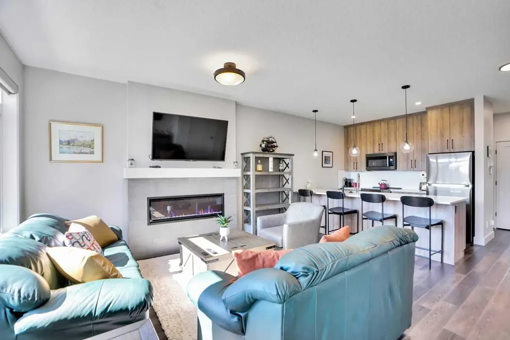 19 Royal Elm Green NW Calgary AB T3G 0G8