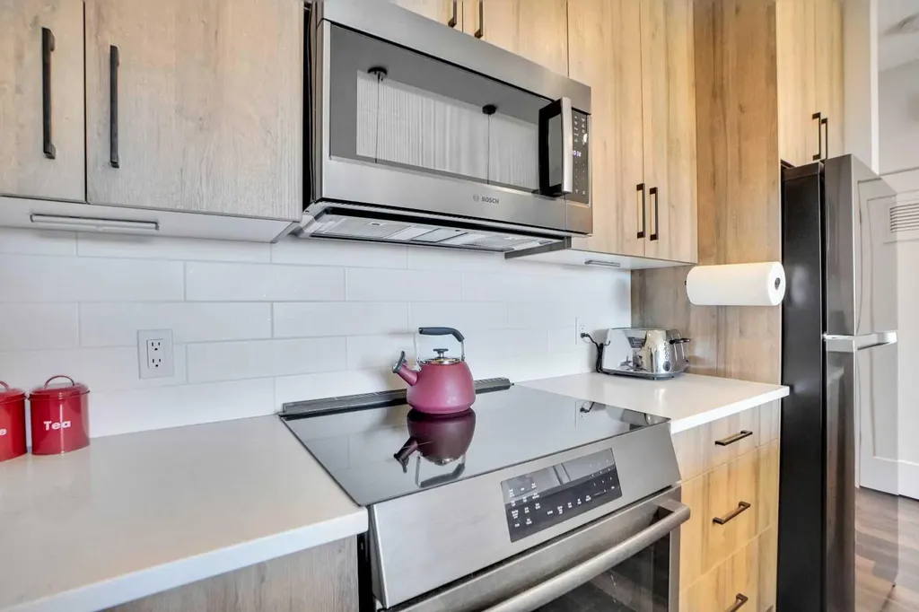 19 Royal Elm Green NW Calgary AB T3G 0G8
