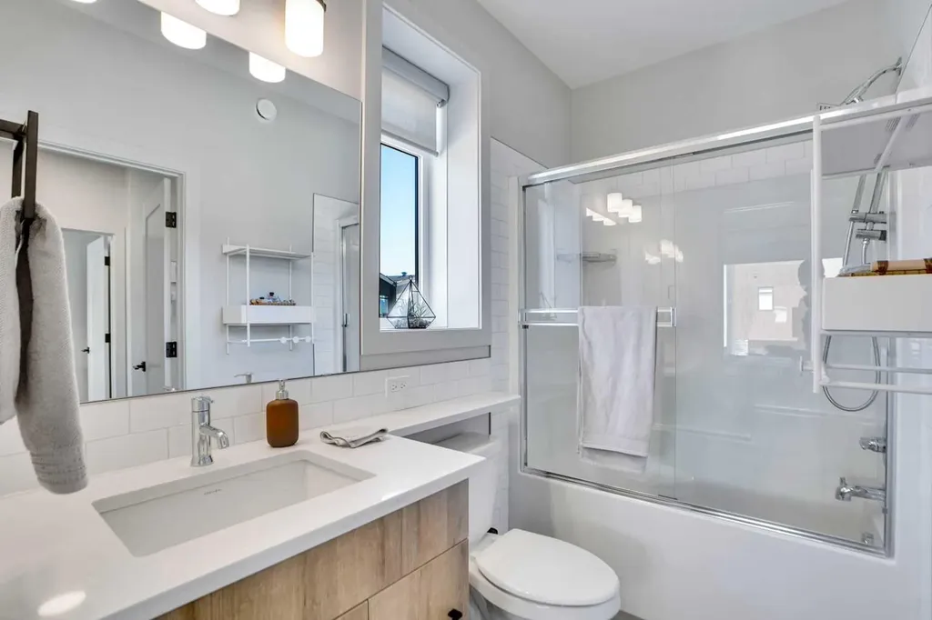 19 Royal Elm Green NW Calgary AB T3G 0G8