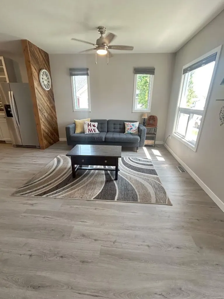 18 Maple Street Okotoks AB T1S 1J6