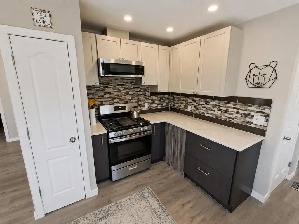 18 Maple Street Okotoks AB T1S 1J6