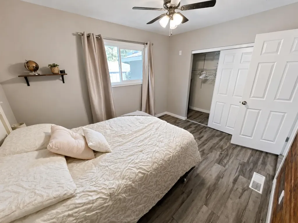 18 Maple Street Okotoks AB T1S 1J6