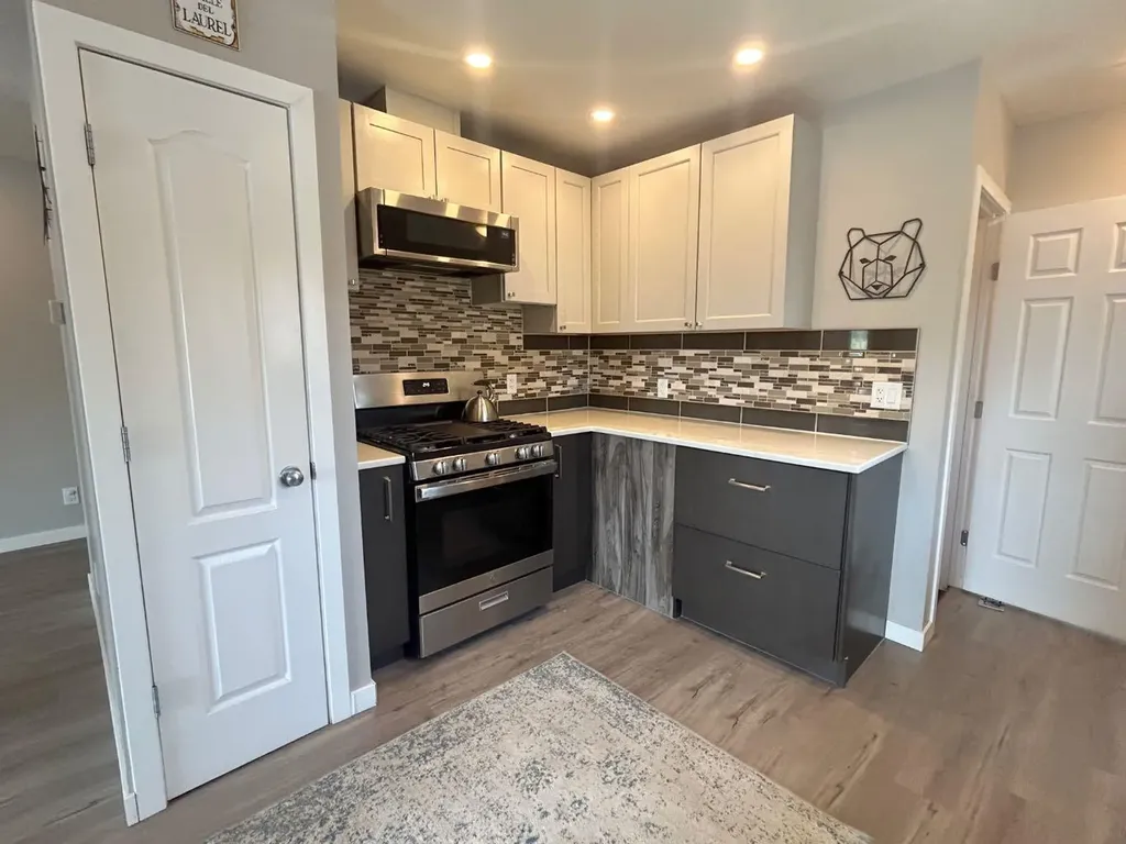 18 Maple Street Okotoks AB T1S 1J6