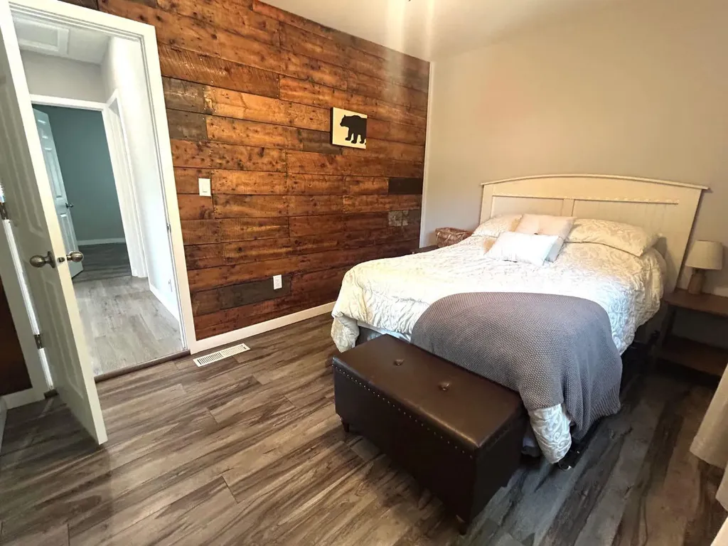 18 Maple Street Okotoks AB T1S 1J6