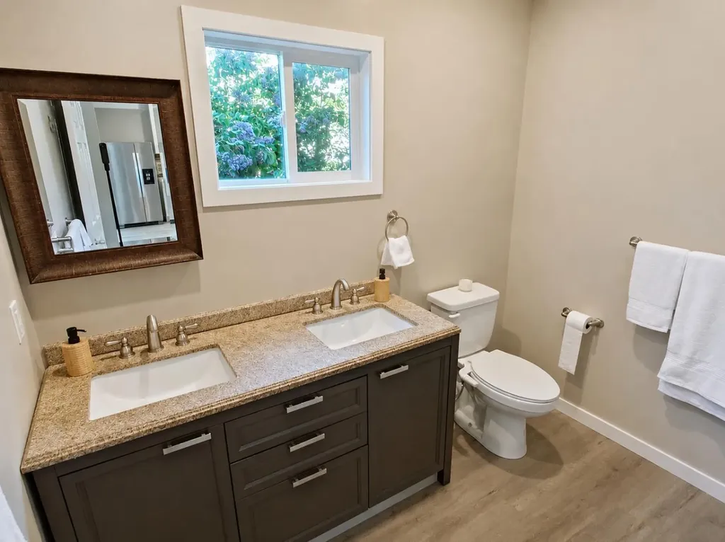 18 Maple Street Okotoks AB T1S 1J6