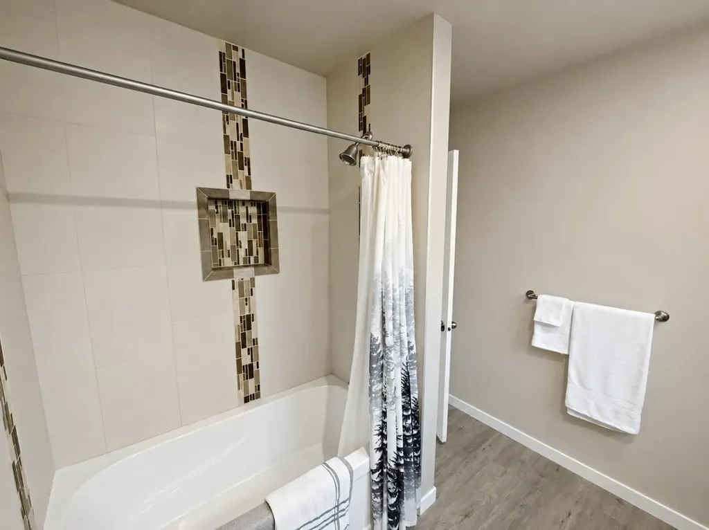 18 Maple Street Okotoks AB T1S 1J6