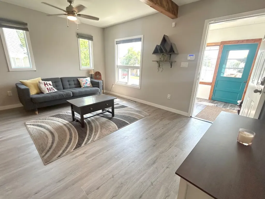 18 Maple Street Okotoks AB T1S 1J6