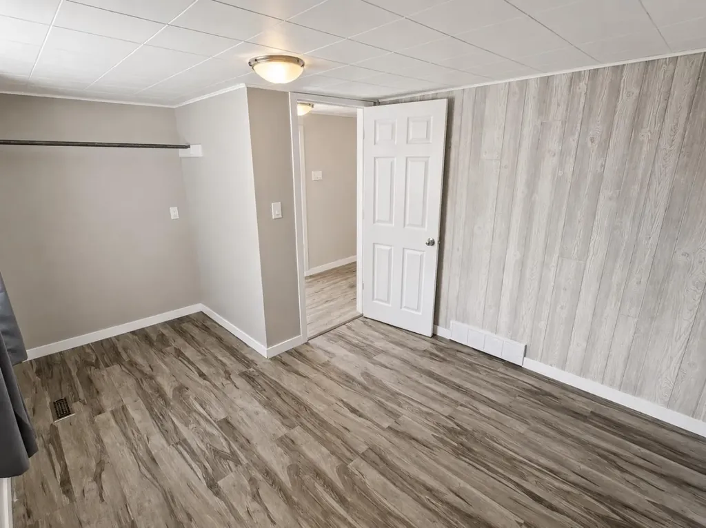 18 Maple Street Okotoks AB T1S 1J6