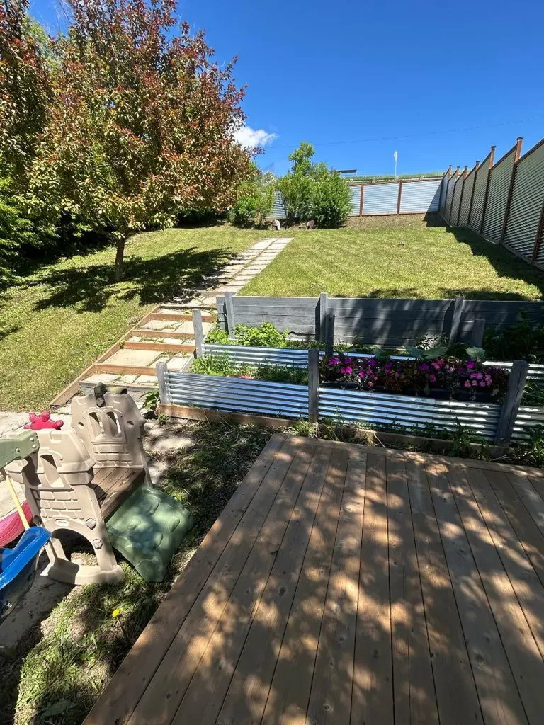 18 Maple Street Okotoks AB T1S 1J6
