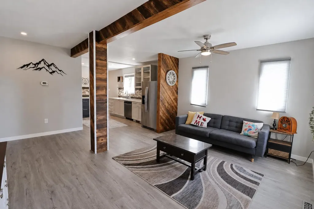 18 Maple Street Okotoks AB T1S 1J6