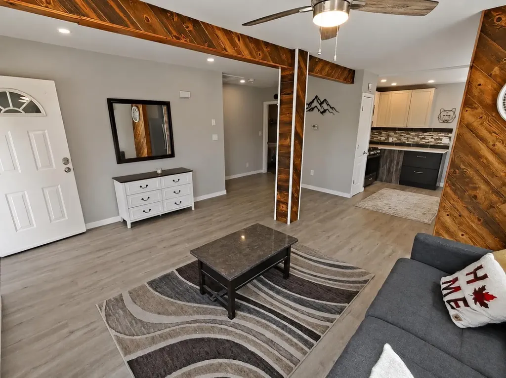 18 Maple Street Okotoks AB T1S 1J6