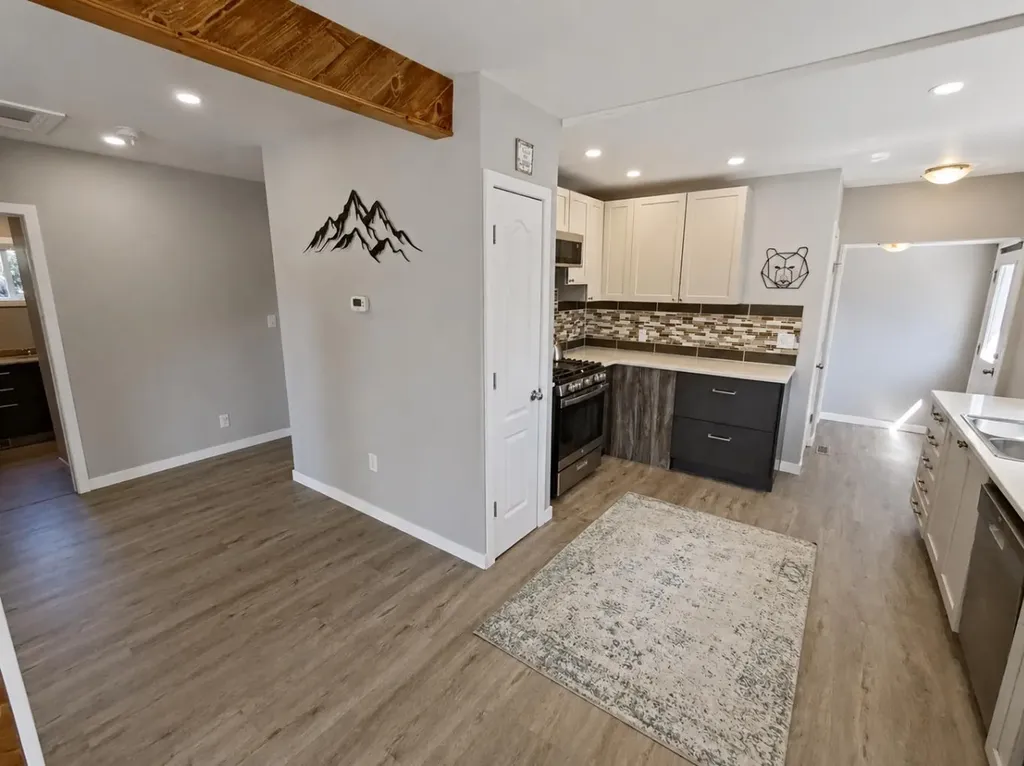 18 Maple Street Okotoks AB T1S 1J6