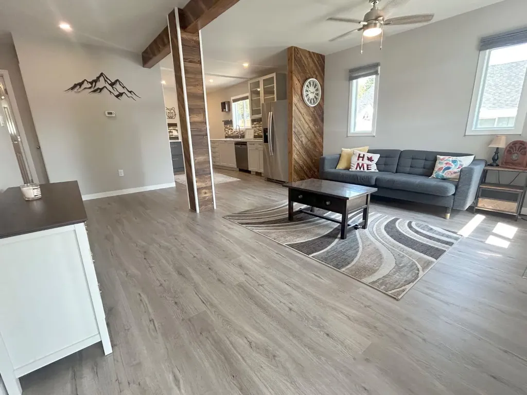 18 Maple Street Okotoks AB T1S 1J6