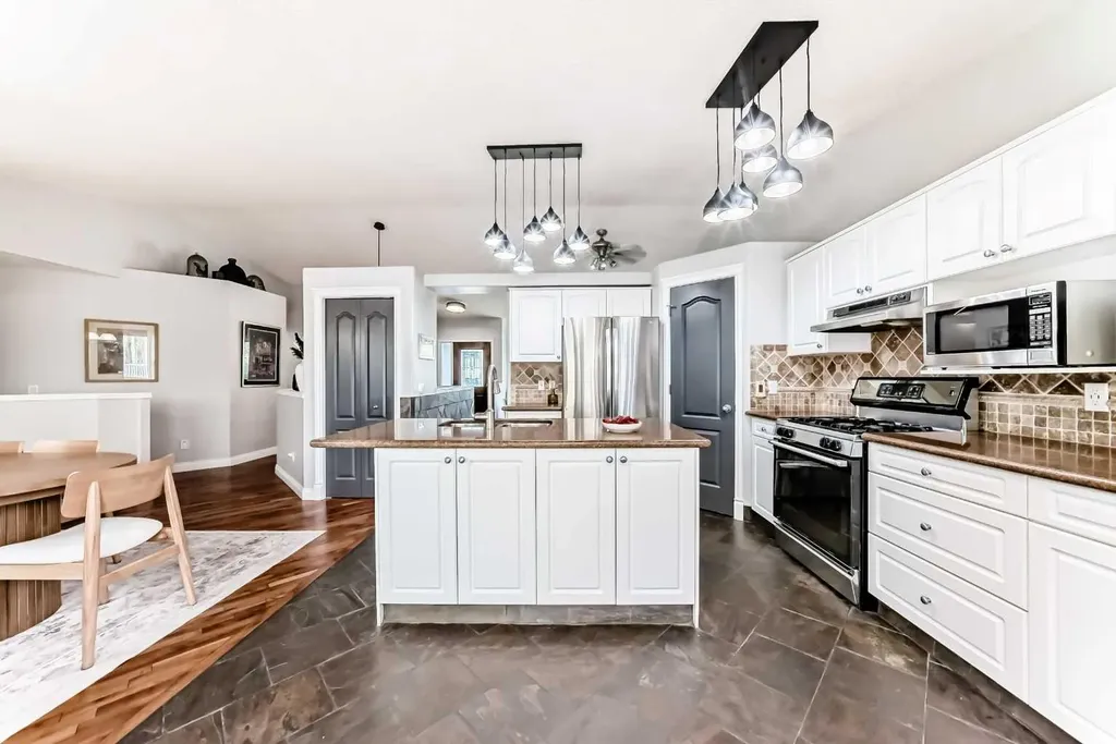 260 Westchester Way Chestermere AB T1X 1E2