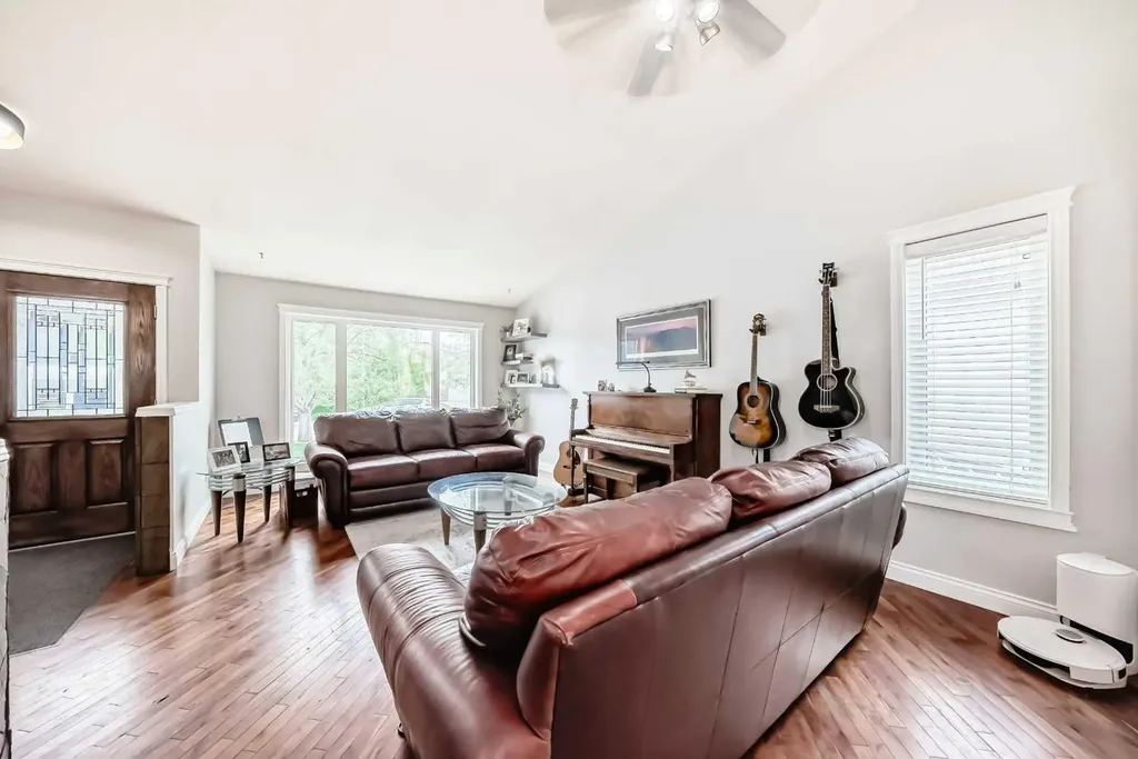 260 Westchester Way Chestermere AB T1X 1E2