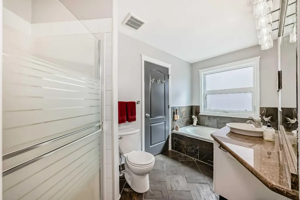 260 Westchester Way Chestermere AB T1X 1E2