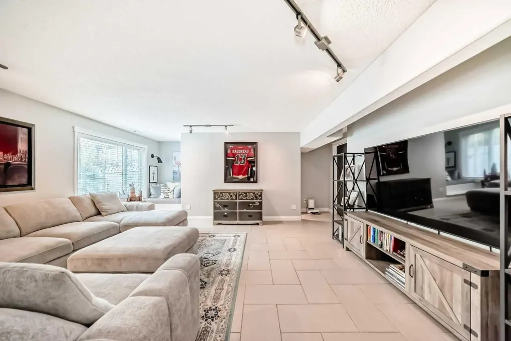 260 Westchester Way Chestermere AB T1X 1E2