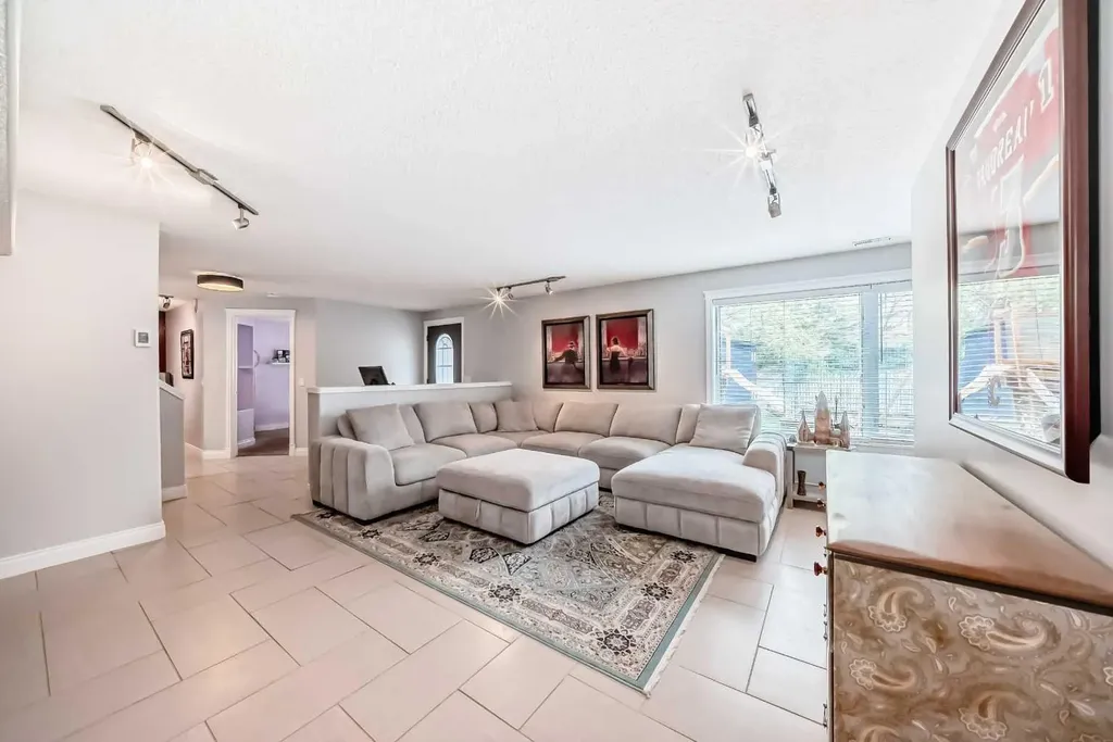 260 Westchester Way Chestermere AB T1X 1E2