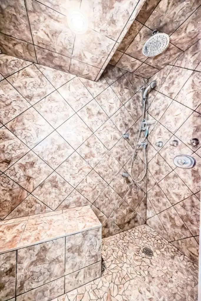 260 Westchester Way Chestermere AB T1X 1E2