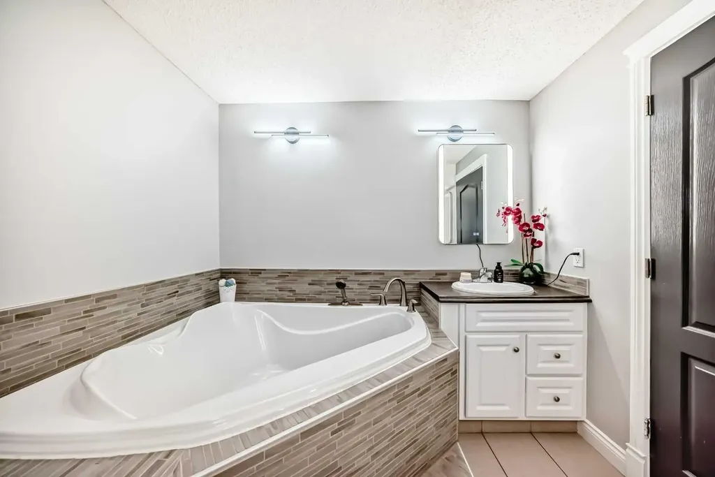 260 Westchester Way Chestermere AB T1X 1E2