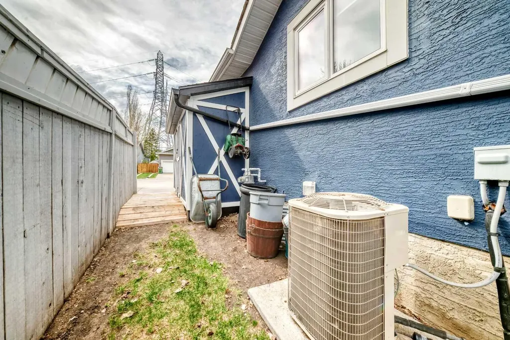 260 Westchester Way Chestermere AB T1X 1E2