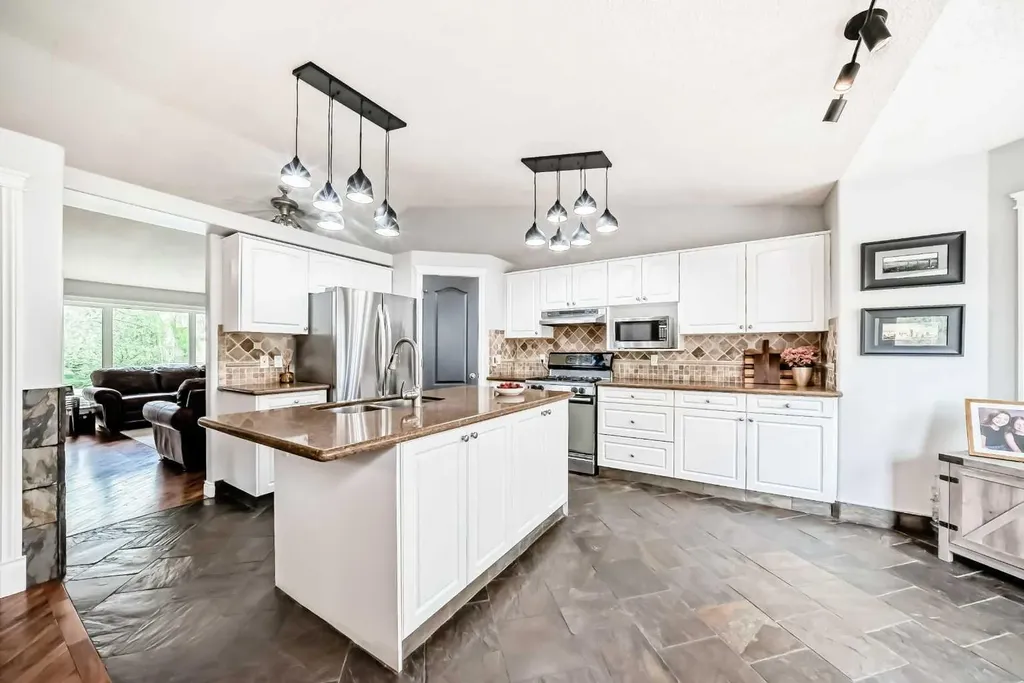260 Westchester Way Chestermere AB T1X 1E2
