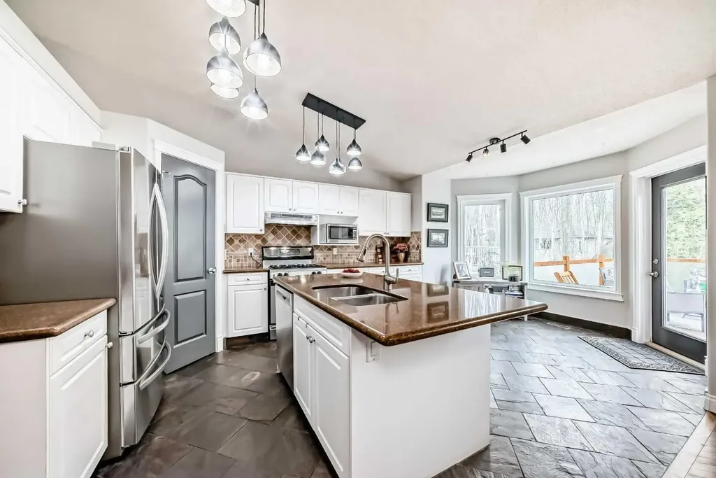 260 Westchester Way Chestermere AB T1X 1E2