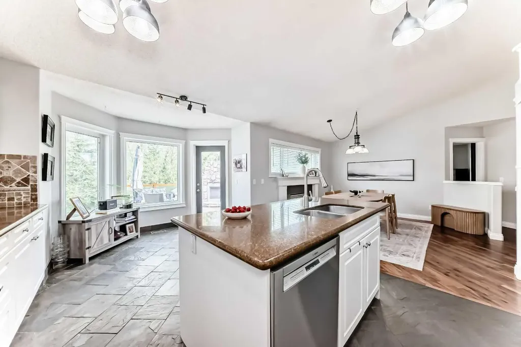 260 Westchester Way Chestermere AB T1X 1E2