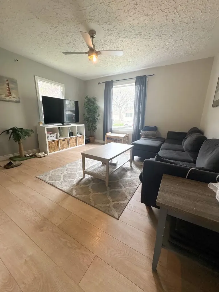 5215 44 Street Camrose AB T4V1C8