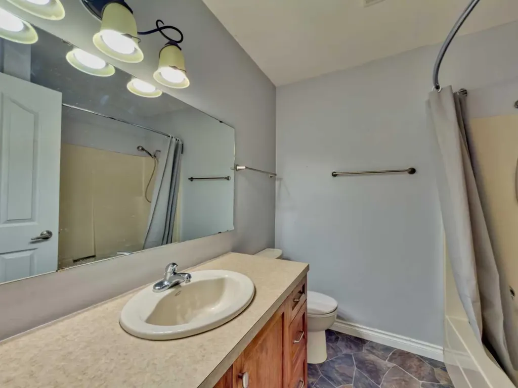 13553 18 Avenue Blairmore AB T0K0E0