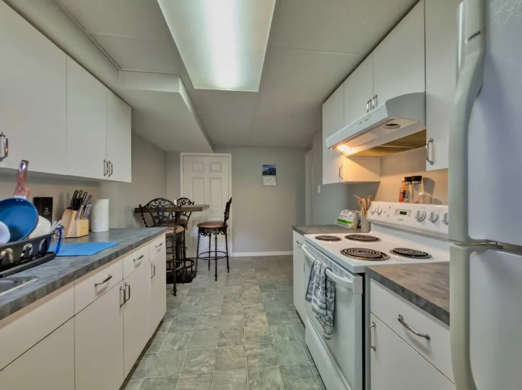 13553 18 Avenue Blairmore AB T0K0E0