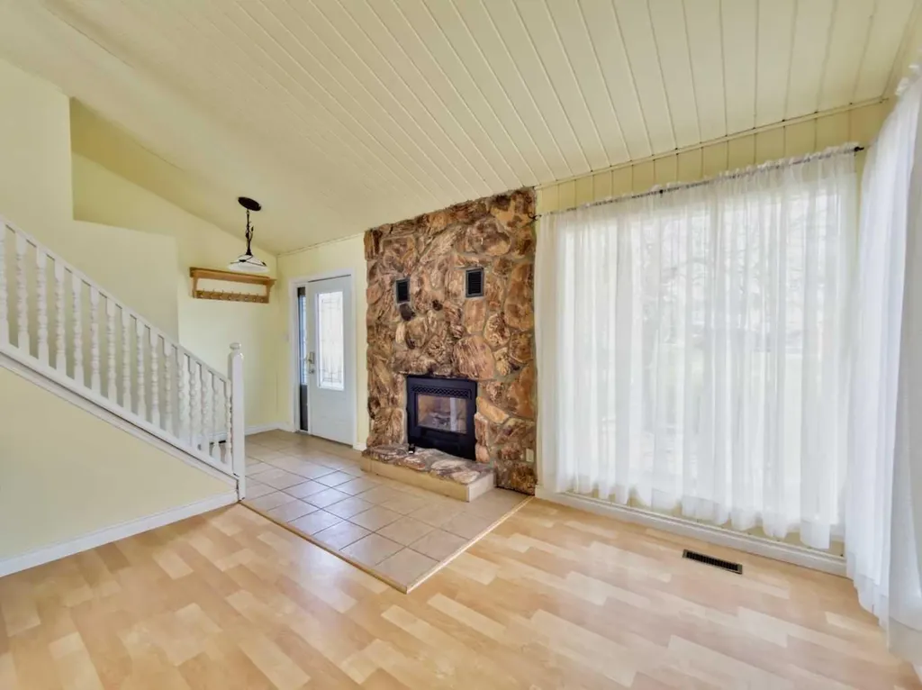 13553 18 Avenue Blairmore AB T0K0E0
