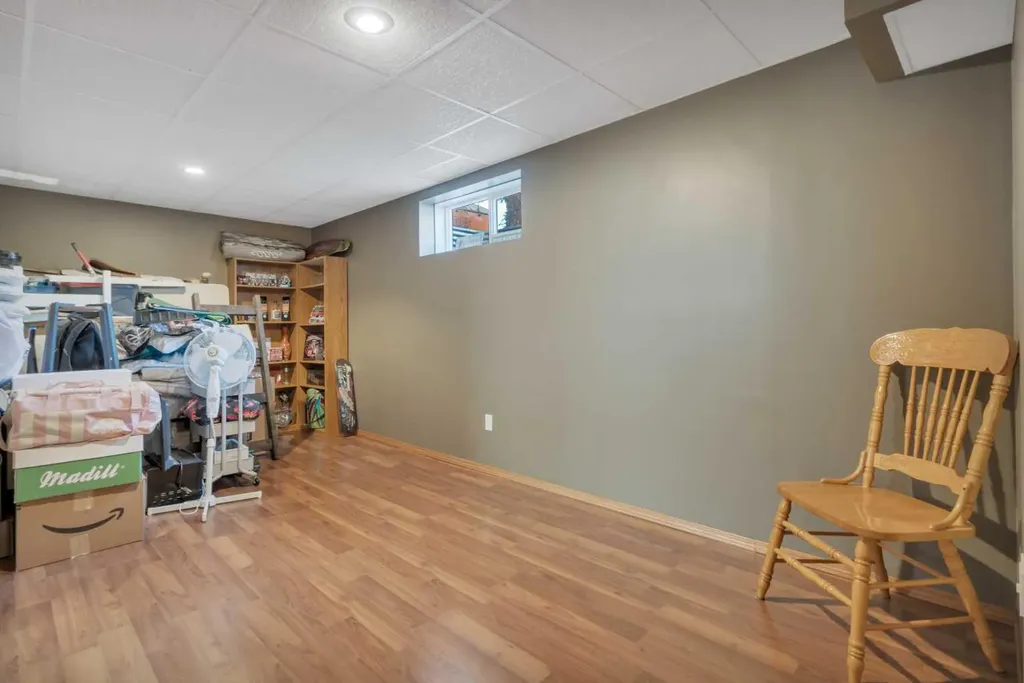 4344 60a Avenue Crescent Innisfail AB T4G 1L2