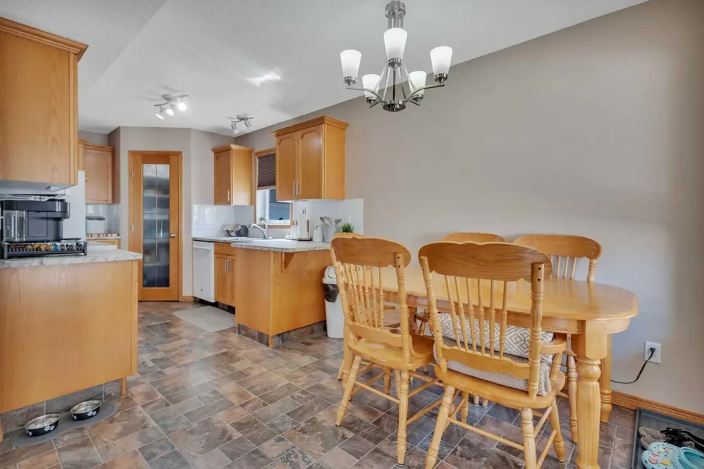 4344 60a Avenue Crescent Innisfail AB T4G 1L2