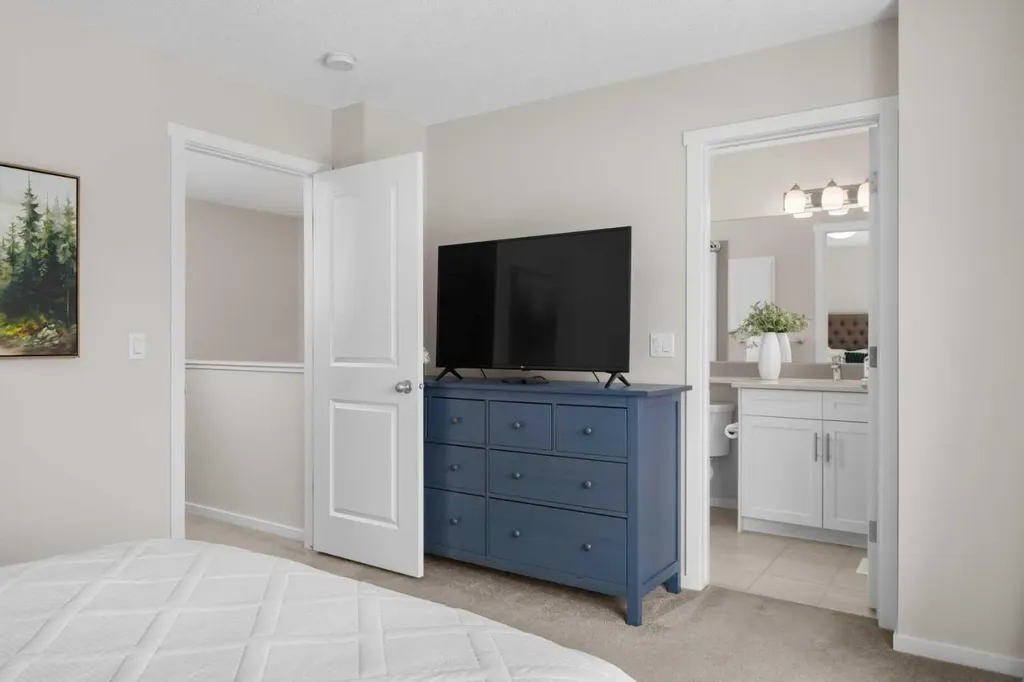 114 Auburn Meadows Avenue SE Calgary AB T3M 2E6