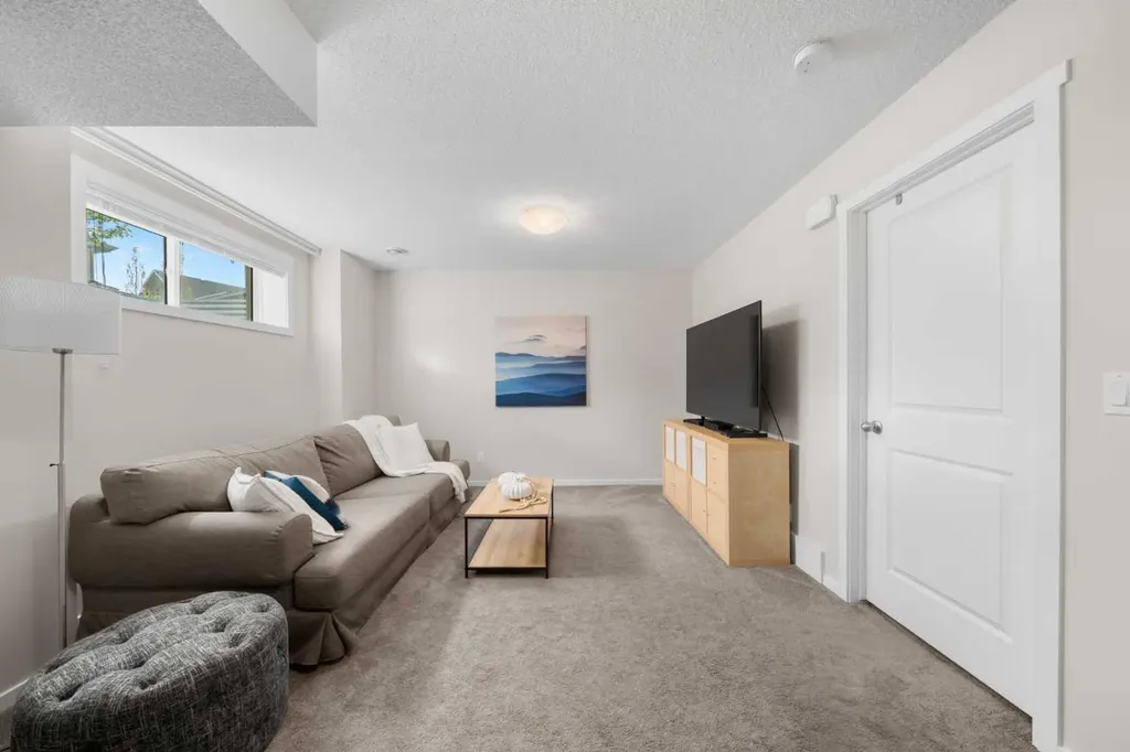 114 Auburn Meadows Avenue SE Calgary AB T3M 2E6