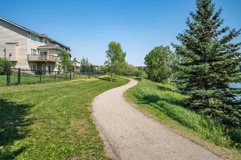 114 Auburn Meadows Avenue SE Calgary AB T3M 2E6