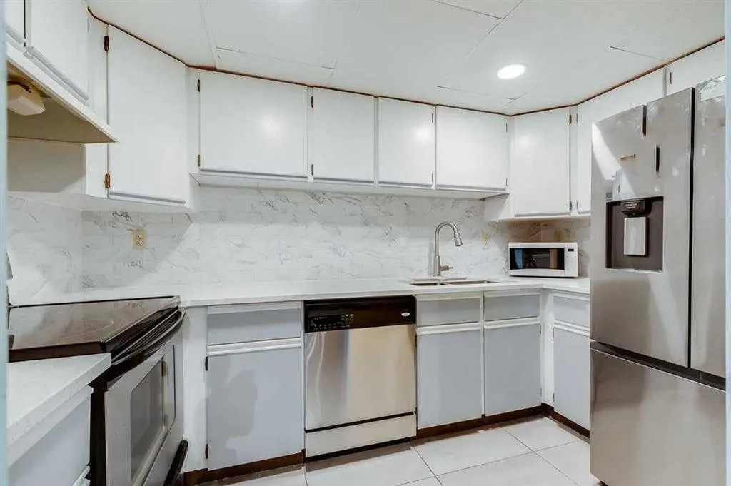 335 Garry Crescent NE Calgary AB T2K 5X1