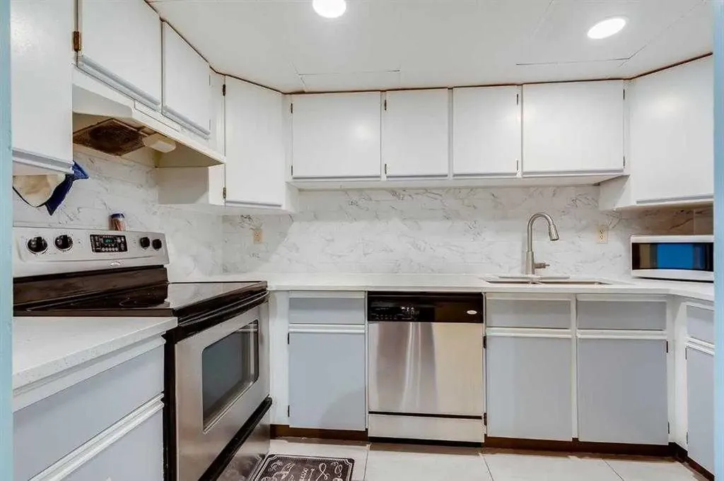 335 Garry Crescent NE Calgary AB T2K 5X1