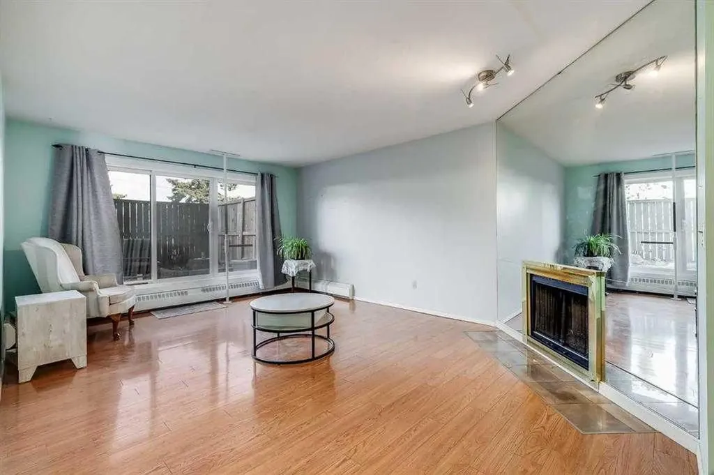 335 Garry Crescent NE Calgary AB T2K 5X1