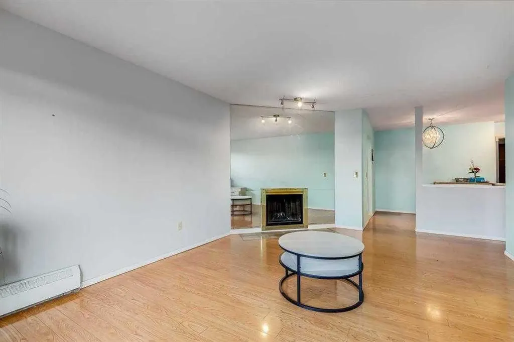 335 Garry Crescent NE Calgary AB T2K 5X1
