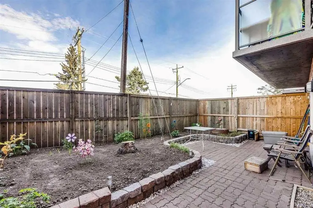 335 Garry Crescent NE Calgary AB T2K 5X1