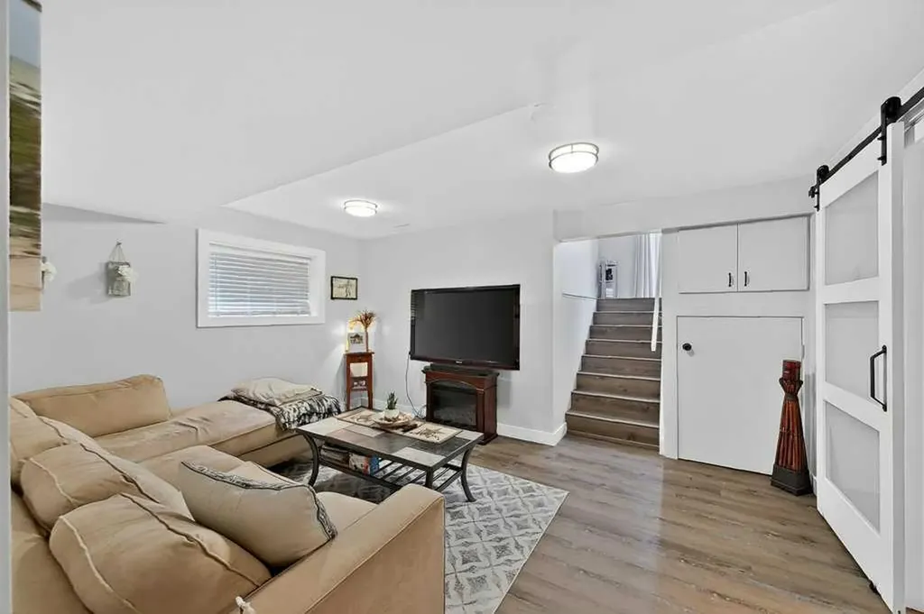 7704 23 Avenue Coleman AB T0K0M0
