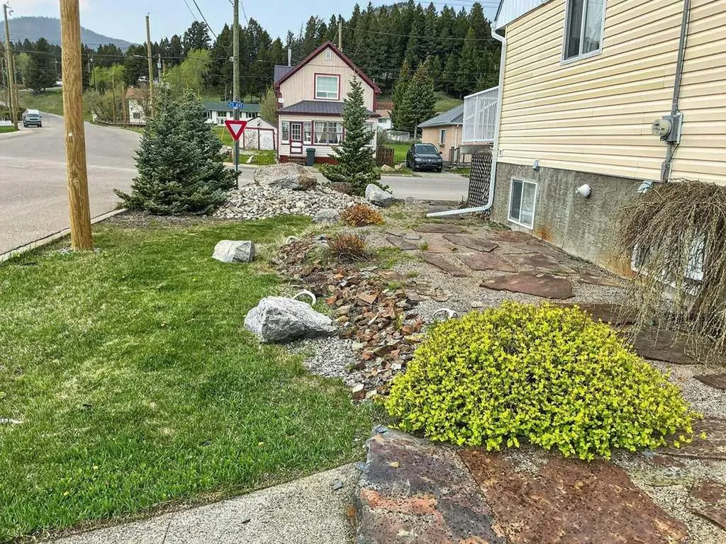 7704 23 Avenue Coleman AB T0K0M0
