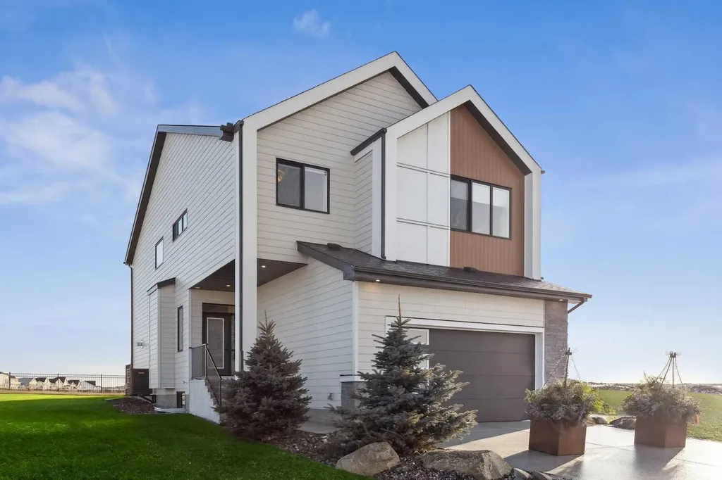 335 Heartwood Gardens SE Calgary AB T3S 0R4