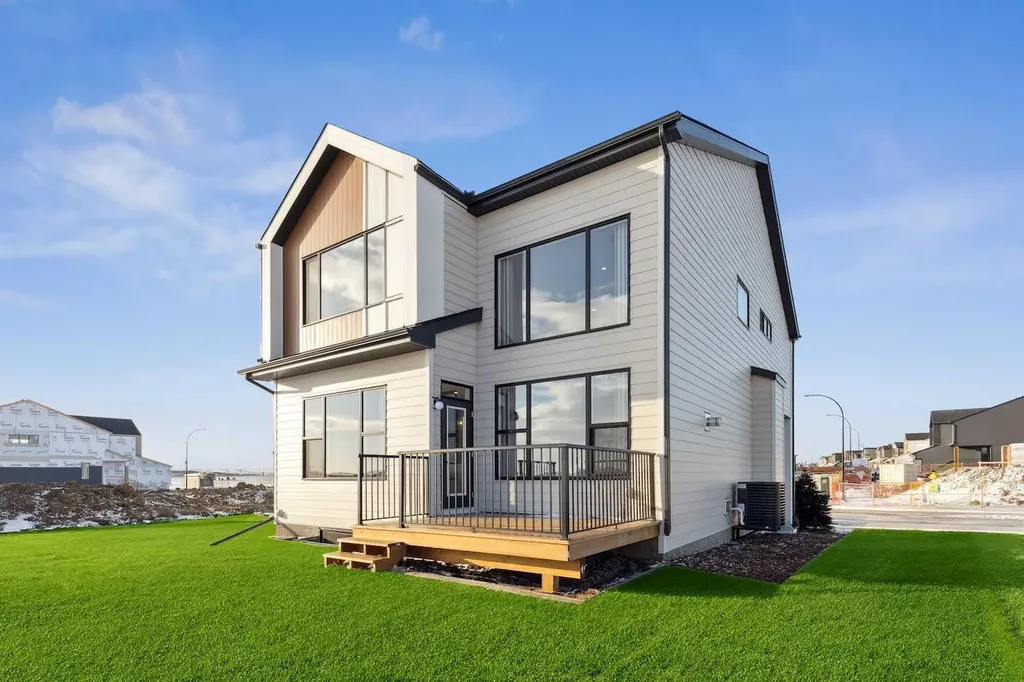 335 Heartwood Gardens SE Calgary AB T3S 0R4