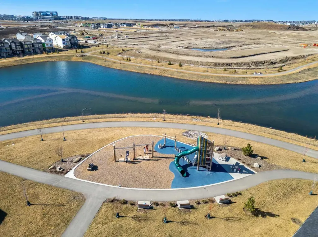 335 Heartwood Gardens SE Calgary AB T3S 0R4